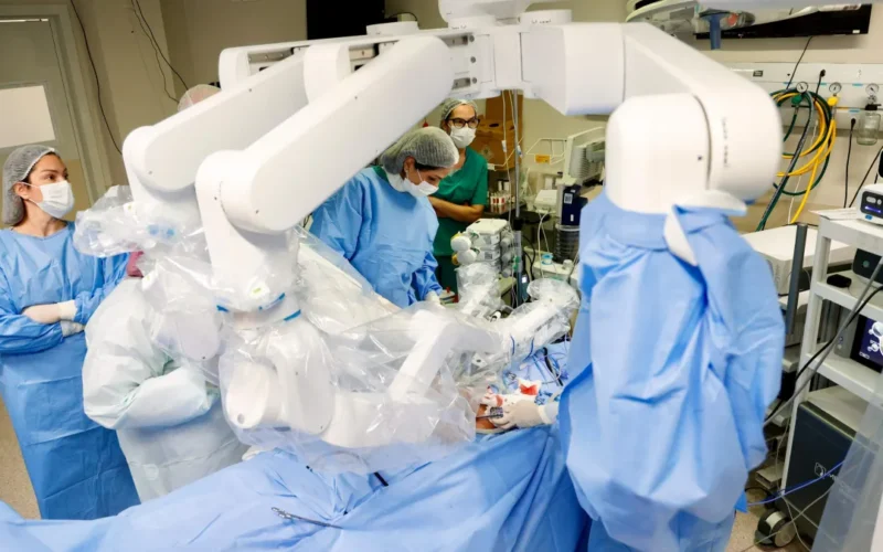 Brasil, Chile e Panamá unidos em cirurgia robótica inédita