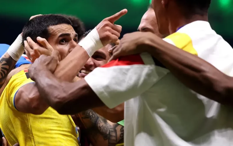 Colômbia vence Congo e garante vaga nas oitavas da Copa