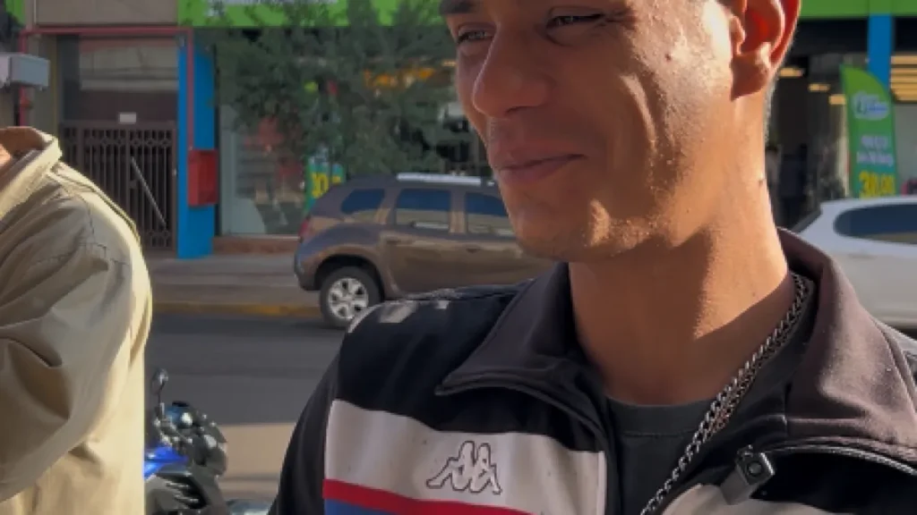 Pedreiro tira novo RG após 4 anos sem documentos