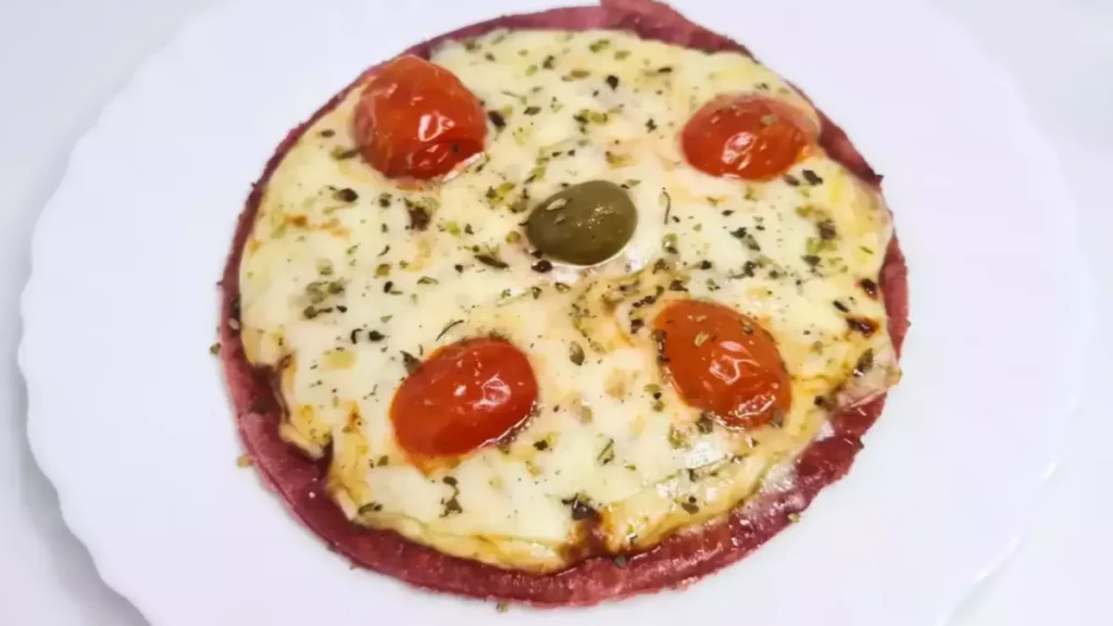 Pizza de beterraba: receita saudável e colorida para variar o cardápio