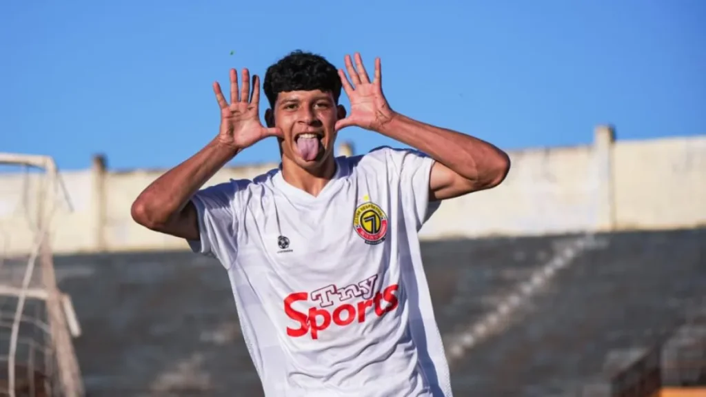 Sete derruba Misto e divide liderança da Série B