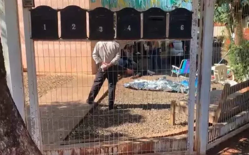 Discussão e bebedeira terminam com homem morto a facadas