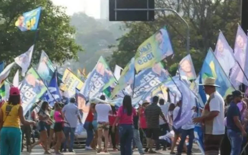 Servidor pode pedir voto, mas só após bater o ponto