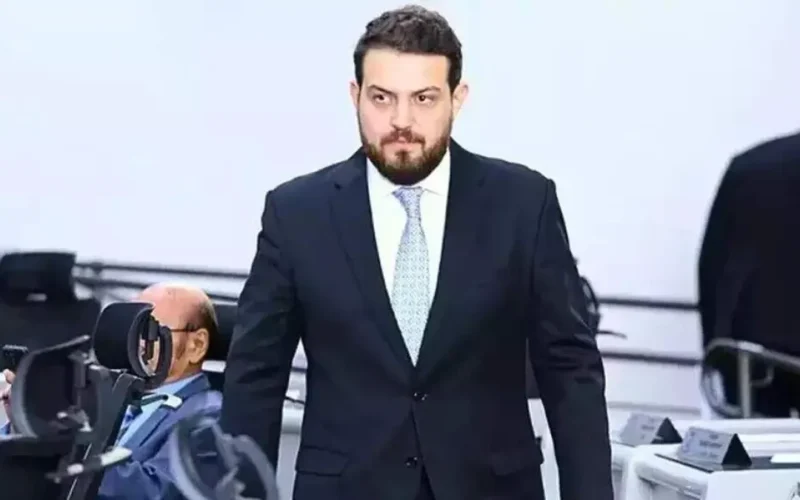 Justiça suspende ação contra Claudinho Serra por dúvida sobre competência