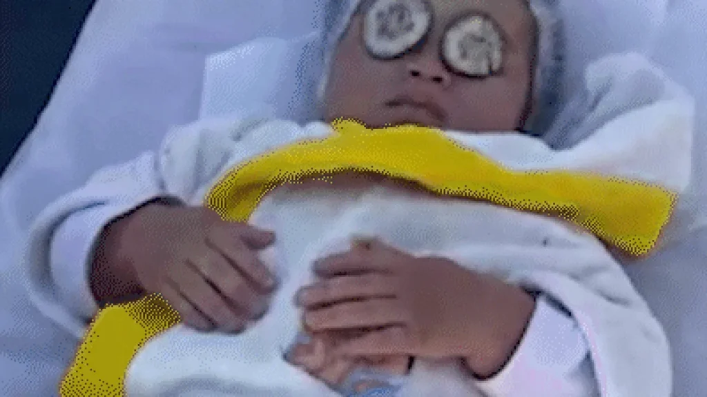Spa com pepino e massagem encerra semestre de bebês