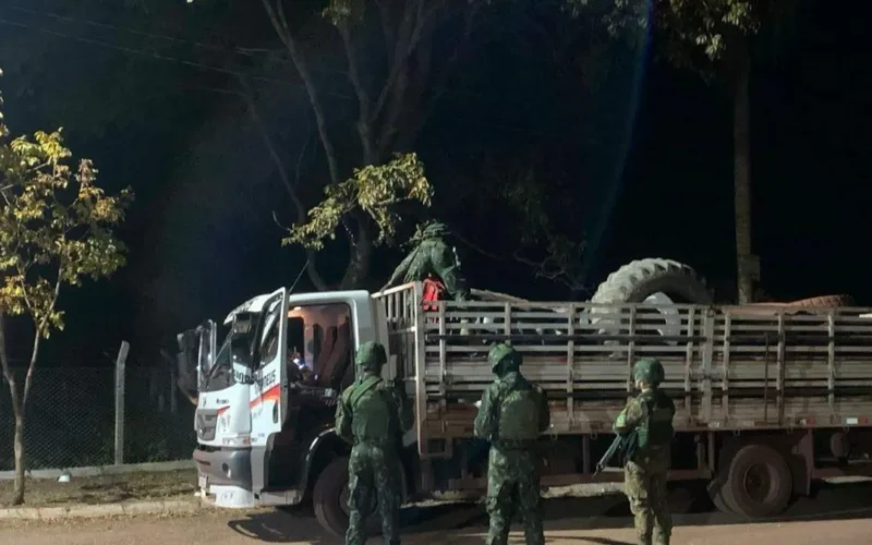 Soldado e ex-PM presos com haxixe alegam transportar só celulares