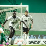 Atlético-MG vence Palmeiras e segura líder no Brasileirão