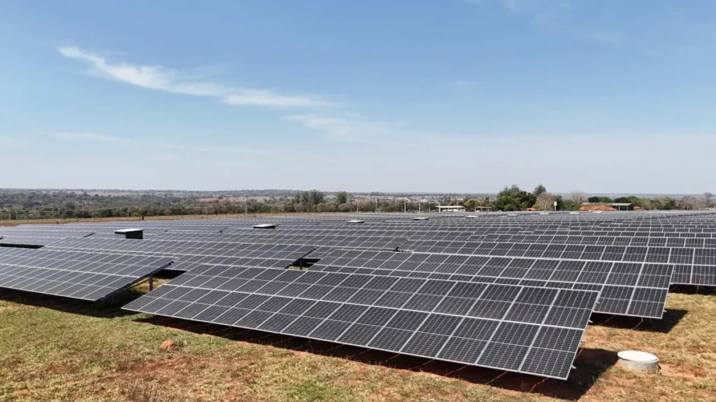 Energia solar por assinatura reduz até 30% da conta de luz em MS
