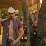 Educador físico de MS disputa o título de Mister Rodeio Brasil após 14 anos