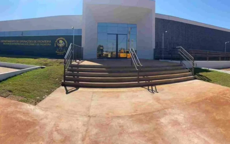 Justiça prende jovem e solta PM flagrado com droga de R$ 101 mil