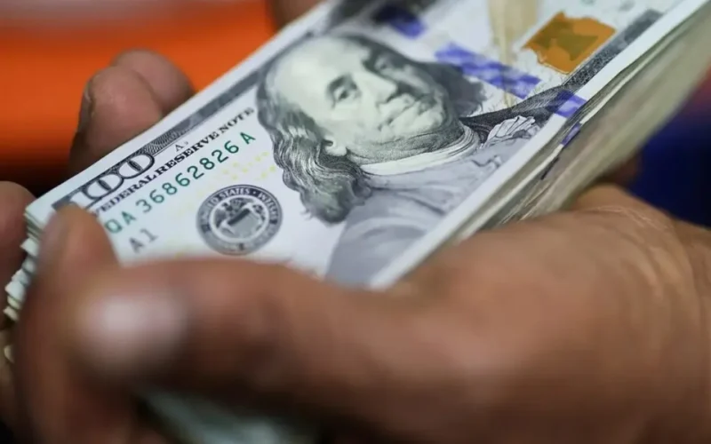 Dólar sobe a R$ 5,17 com inflação dos EUA e tensão no Oriente Médio