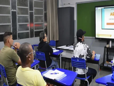 Trabalhadores de Inocência conciliam obra e estudos para o futuro