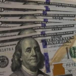 Dólar sobe a R$ 5,19 com saída de estrangeiros da B3